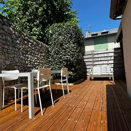 June - House In Honfleur, Terrace, Private Parking Ferienhaus