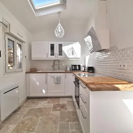 June - House In Honfleur, Terrace, Private Parking Ferienhaus *